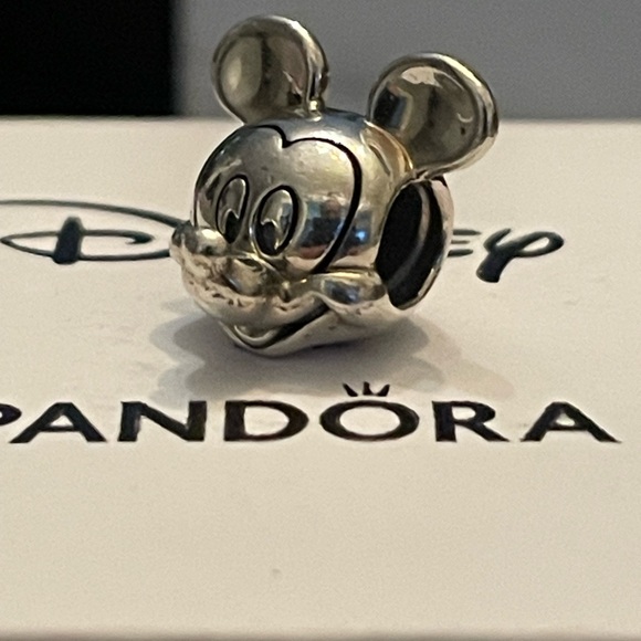 NIB Authentic Disney x Pandora Mickey Mouse Portrait charm - Picture 5 of 6